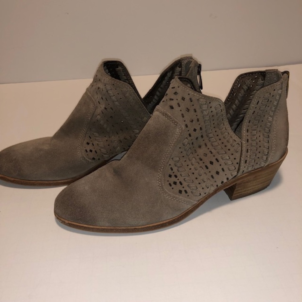 Vince Camuto ladies shoes